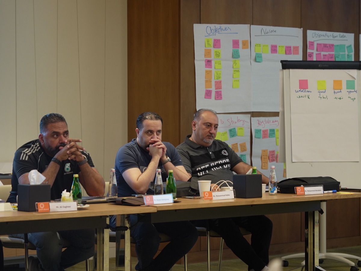 Workshop participants in discussion